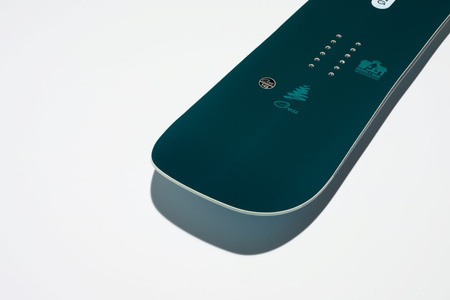 DAMSKA DESKA SNOWBOARDOWA GNU FROSTING 2026