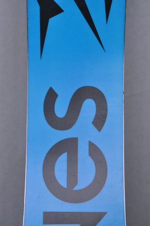 DESKA UŻYWANA JONES AIRHEART 21/22 152 cm NRDSK131