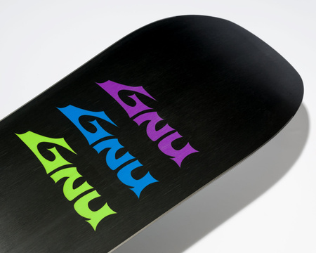 DAMSKA DESKA SNOWBOARDOWA GNU BARRETT 2026