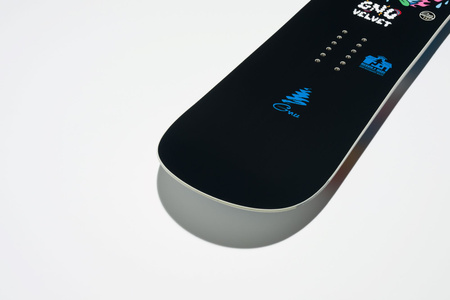 DAMSKA DESKA SNOWBOARDOWA GNU VELVET 2026