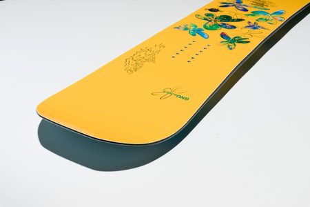 DAMSKA DESKA SNOWBOARDOWA GNU GLOSS C 2026